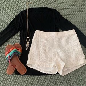 Hollister white lace shorts with lining!!